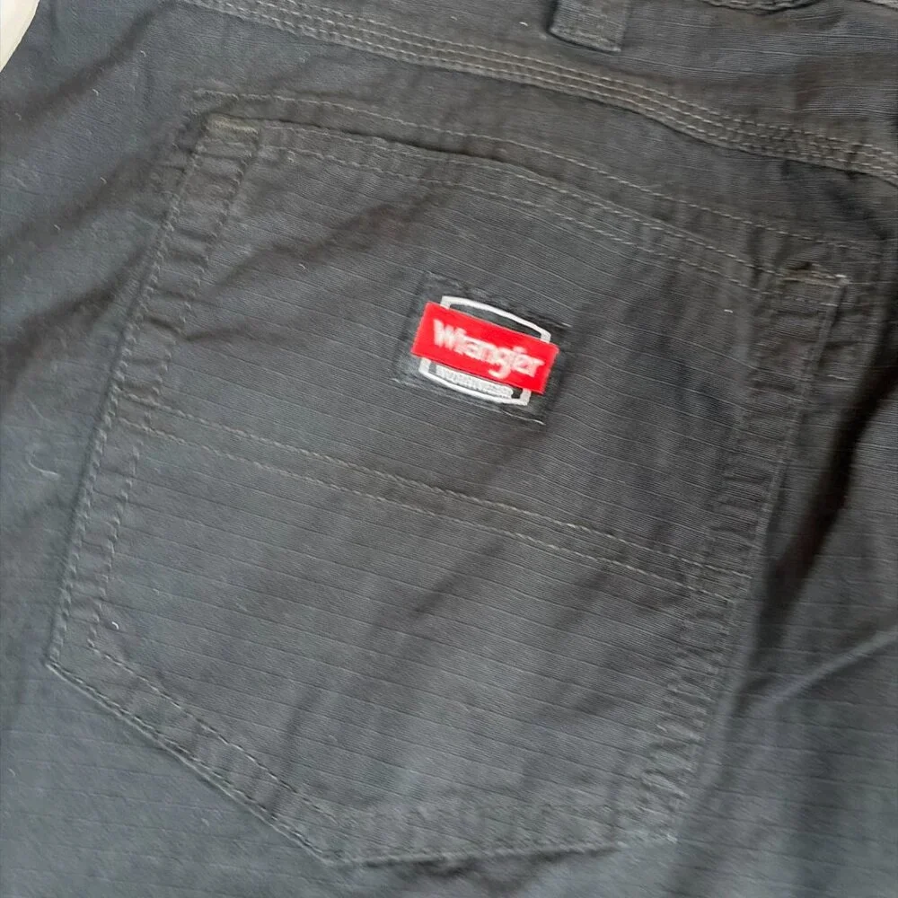 Wrangler Workwear Utility Shorts Men's 42 Black - Picture 8 of 8